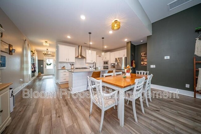 Building Photo - 5008 Cedar Brush Ct