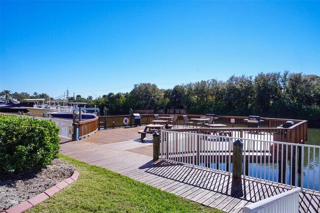 Building Photo - 5000 Culbreath Key Way