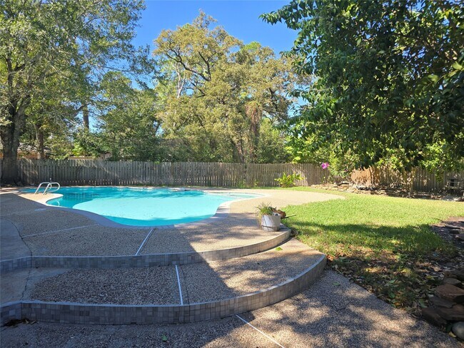 Building Photo - 19103 Whitewood Dr