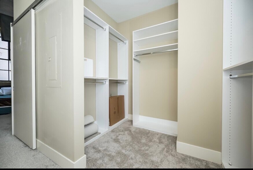 Building Photo - 4100 Forest Park Ave