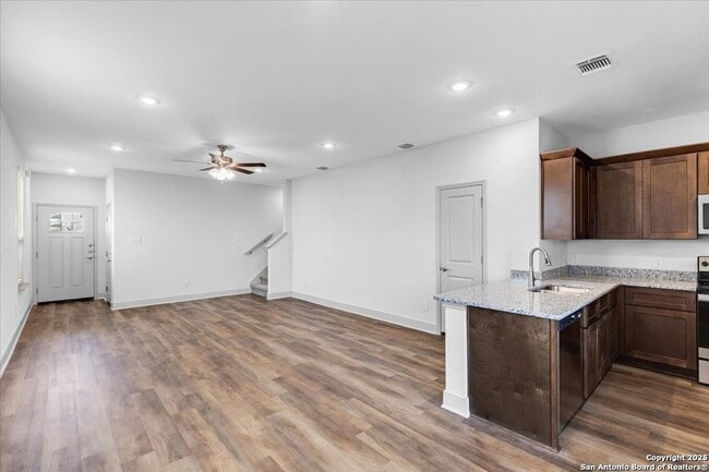 Building Photo - 7509 Astro Fld