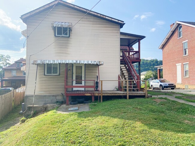 Primary Photo - 2nd Avenue Duplex