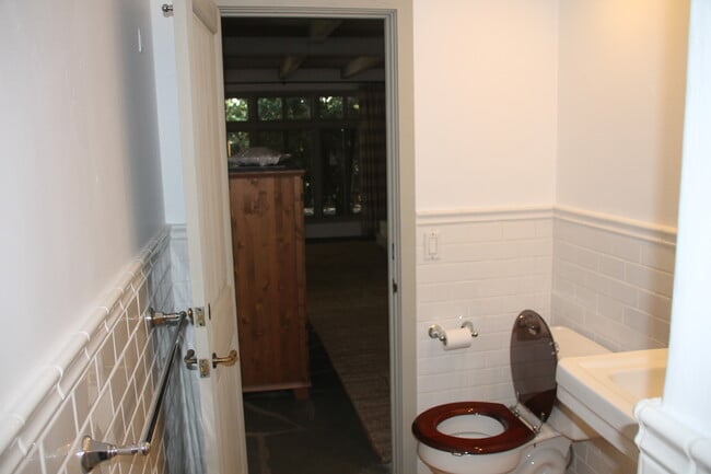 Building Photo - 1741 Coldwater Canyon Dr