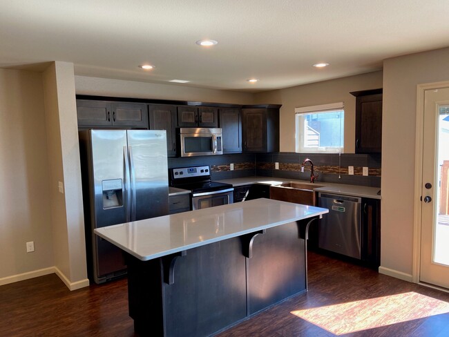 Building Photo - 509 La Paz Ave