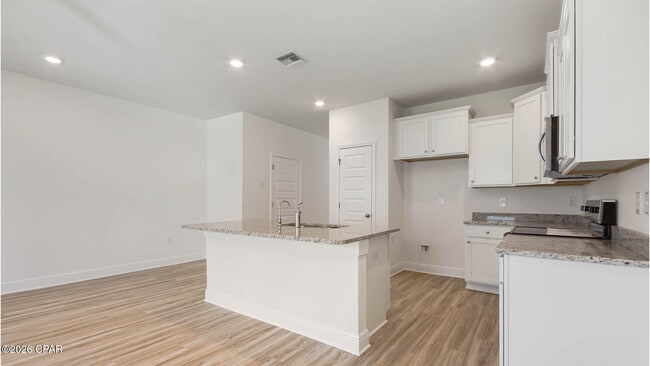 Building Photo - 460 Melrose Wy