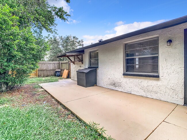 Building Photo - 1525 Swordbill Dr