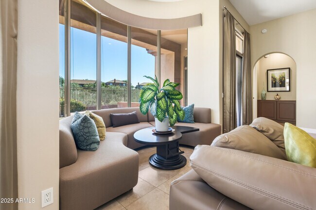 Building Photo - 10637 E Blanche Dr