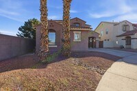 Building Photo - Corner Lot Gilbert Home with Modern Comforts in a Prime Location