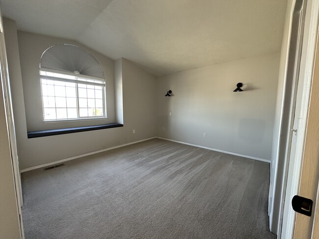 Building Photo - 23812 E Maxwell Ave