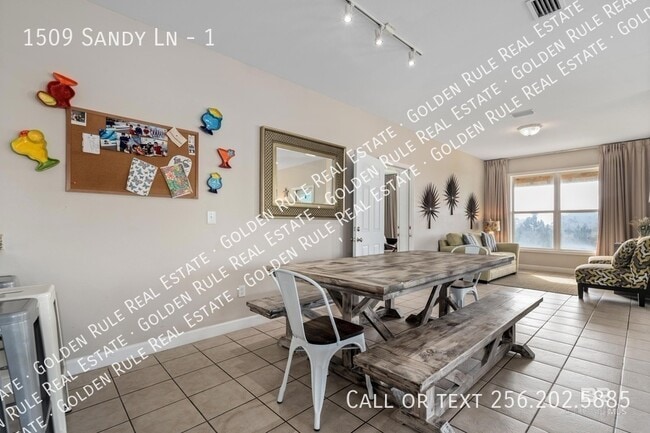 Building Photo - 1509 Sandy Ln