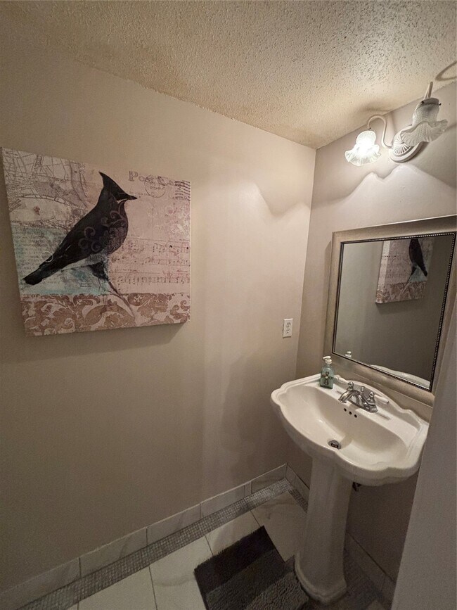 Building Photo - 14515 Wunderlich Dr