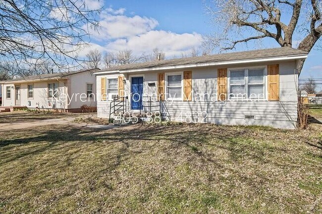 Building Photo - 3937 SW 27th Pl