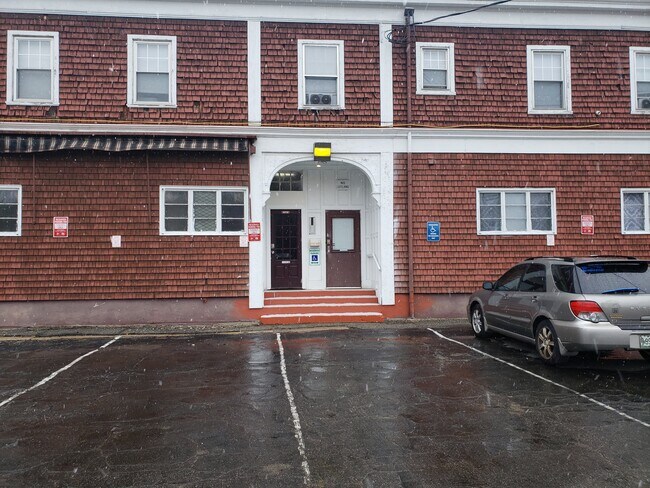 Primary Photo - 238 Main St