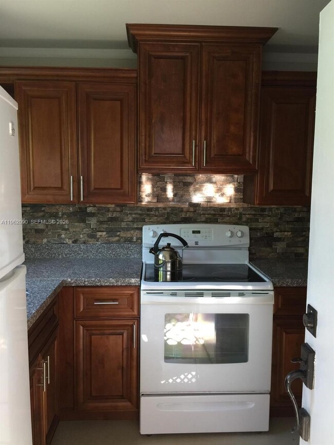 Building Photo - 5901 SW 45th St