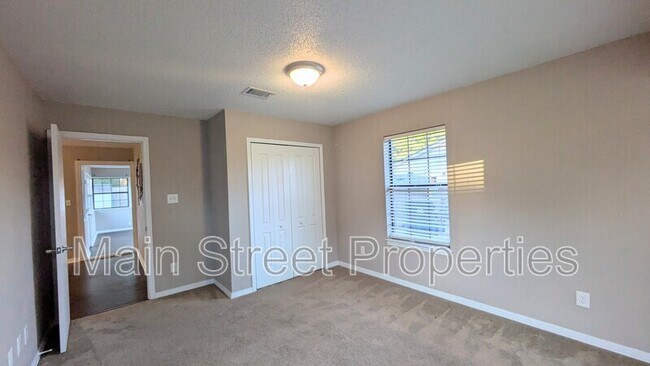 Building Photo - 7524 Sandy Creek Dr