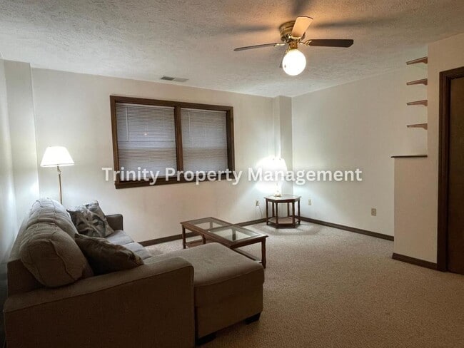 Building Photo - 1419 W Pike St