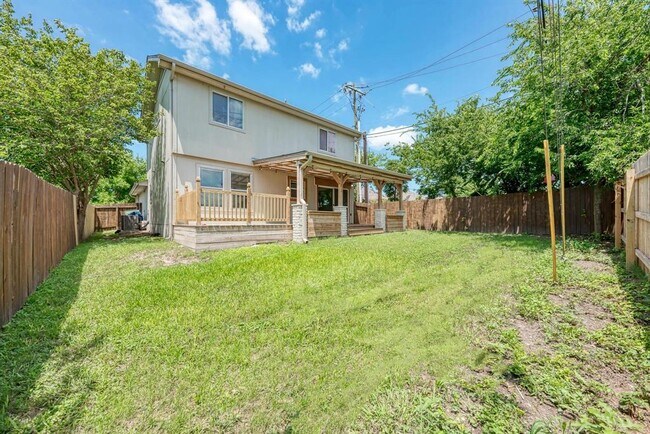 Building Photo - 216 Cassandra Dr