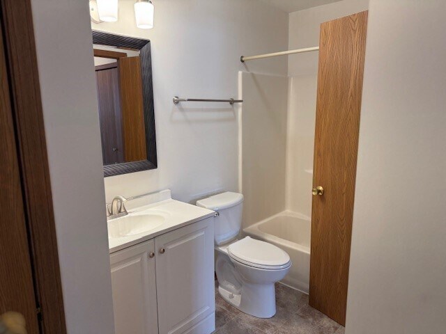 Building Photo - 34016 N White Oak Ln