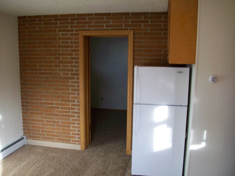 Building Photo - 303 4th Ave NW