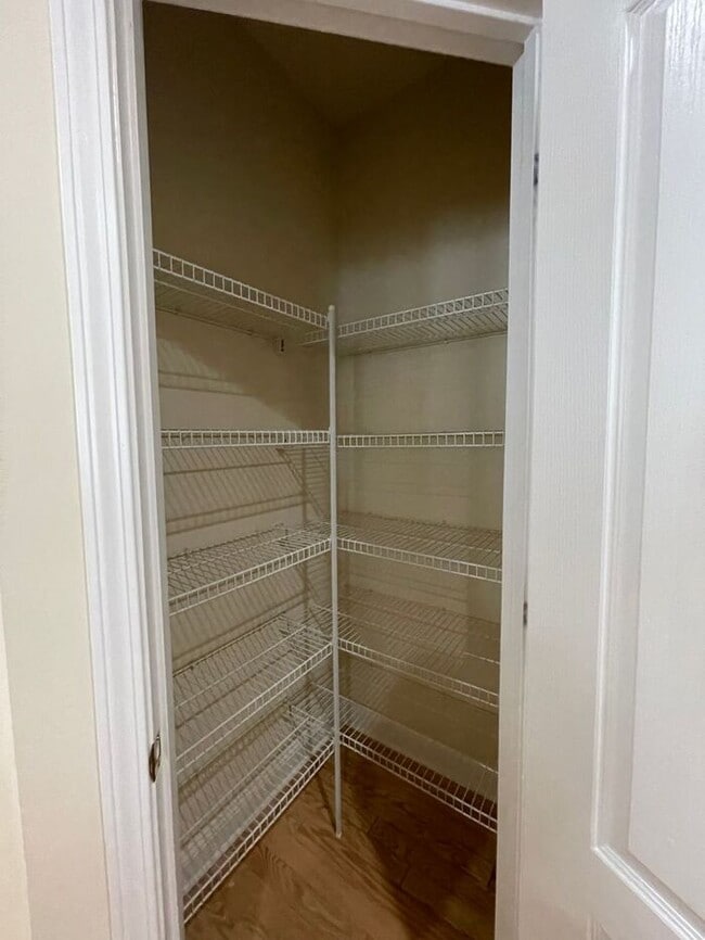 Building Photo - Lovely home in Pineville!