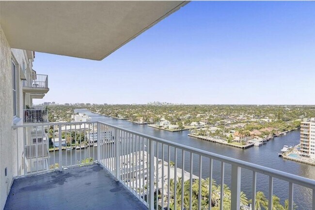 Building Photo - 3020 NE 32nd Ave