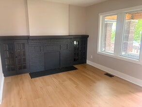 Building Photo - Newly Updated 2-Bedroom, 1 bath | Modern Finishes | $1,250/Month