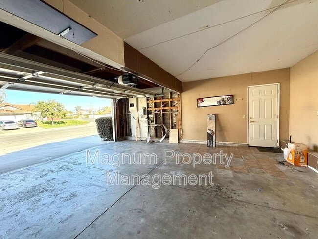 Building Photo - 25343 Ceremony Ave