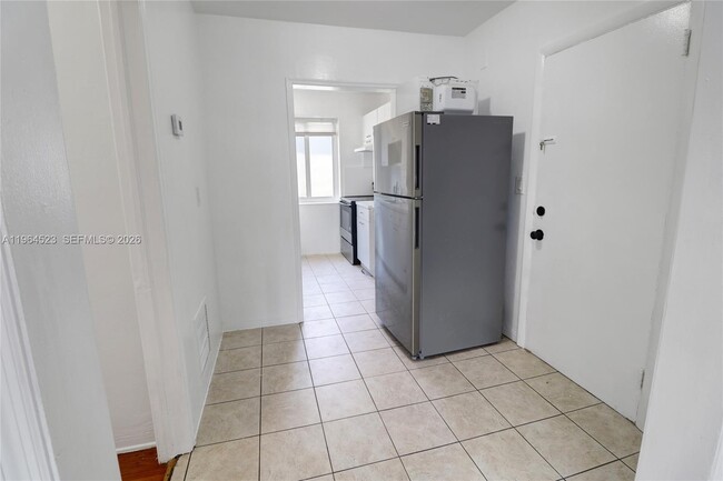 Building Photo - 8100 Crespi Blvd