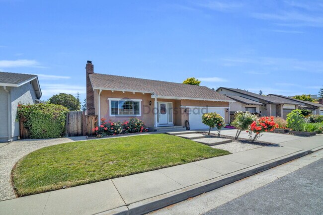 Building Photo - 1492 Via Cancion