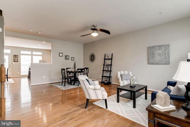 Building Photo - 1739 Theale Way