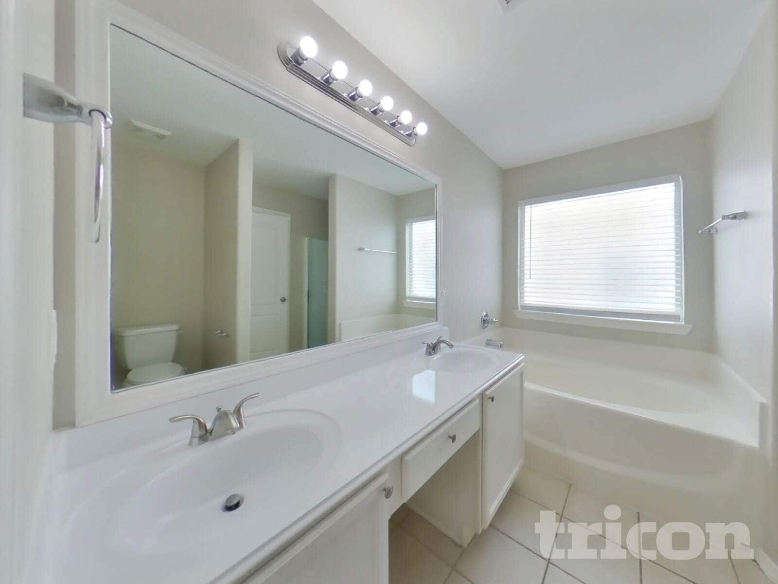 Building Photo - 2002 Briar Grove Dr