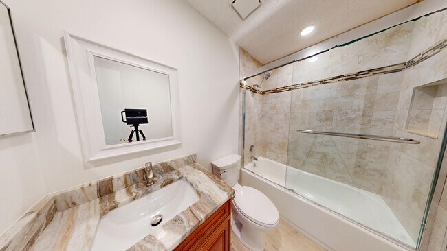 Building Photo - 5401 Pinnacle Ln