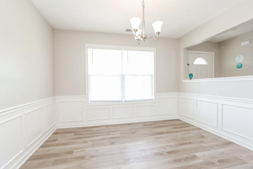 Building Photo - 104 Elway Ct