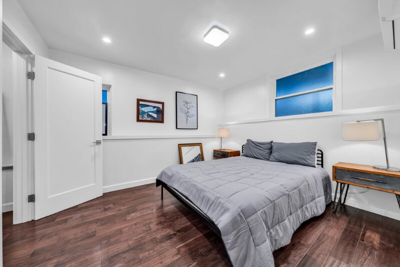 Building Photo - 3014a Pine St