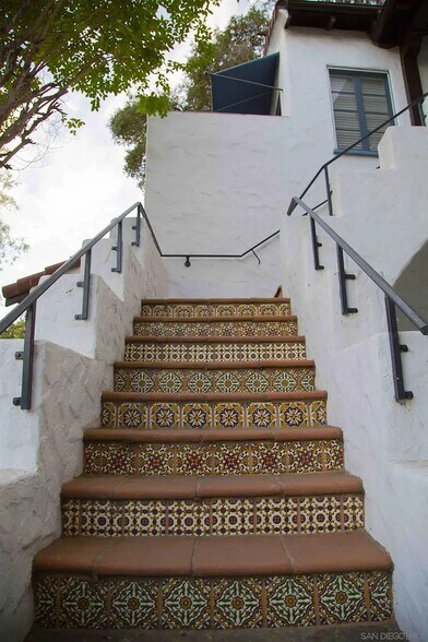 Building Photo - 2925 Graceland Way