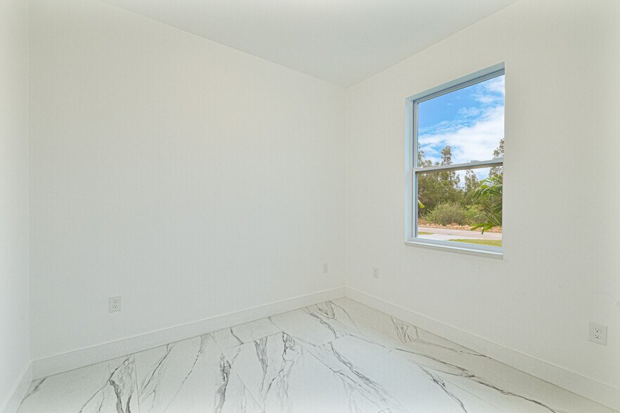 Building Photo - 5125 24th St SW