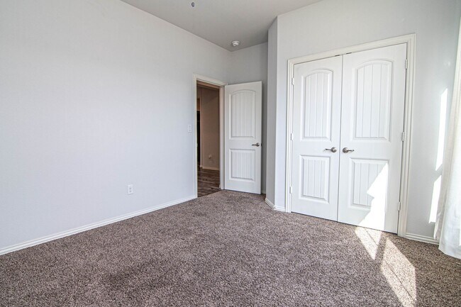 Building Photo - 1219 Santa Clara Dr
