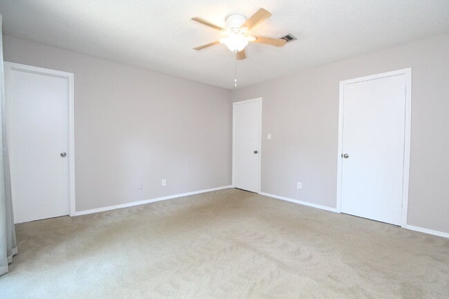 Building Photo - Updated 3/2 Brick Home in Northeast Pensac...