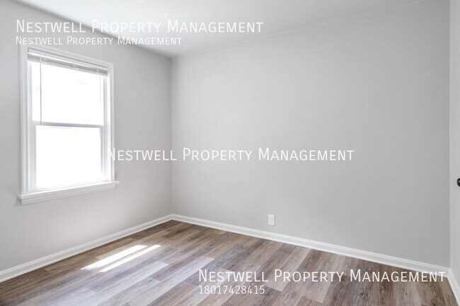 Building Photo - Great 4-bed Townhome in South Salt Lake