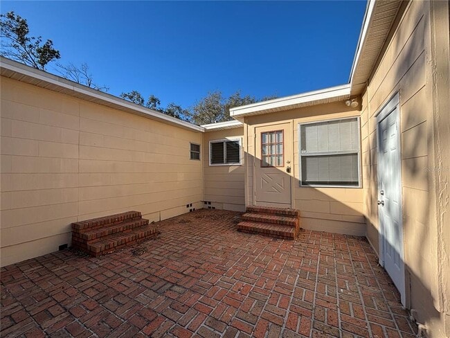 Building Photo - 1437 Pine St