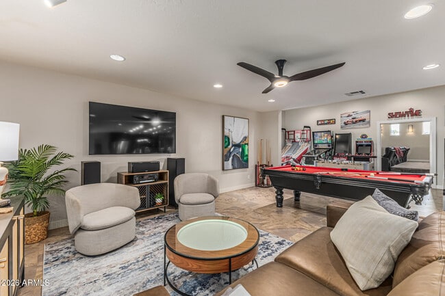 Building Photo - 5821 E Cactus Rd