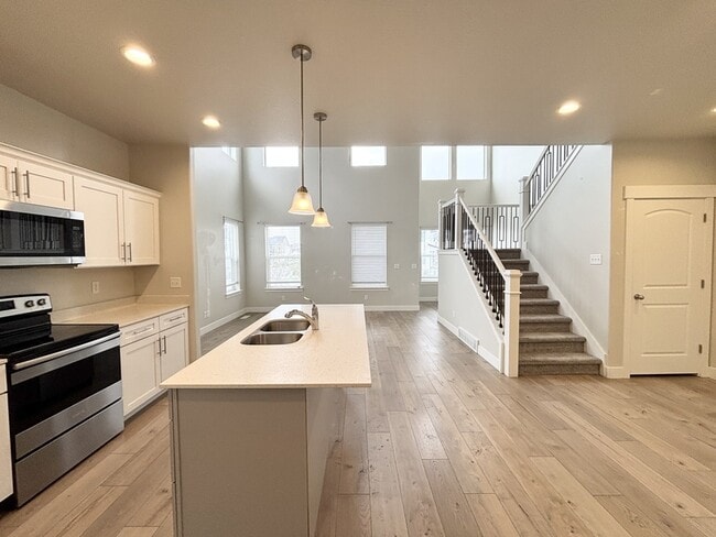 Building Photo - 3742 W Canyon Falls Dr