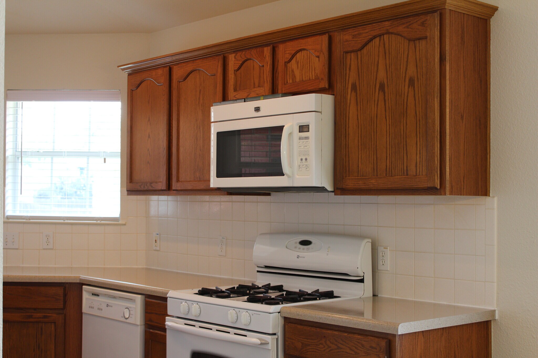 Kitchen - 5605 Bentsen Ln