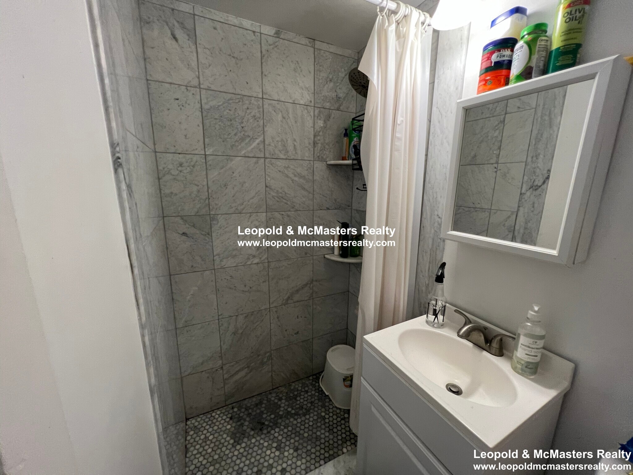 Building Photo - 275 Newbury St