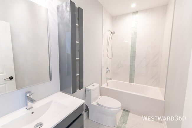 Building Photo - 3461 N Oconto Ave