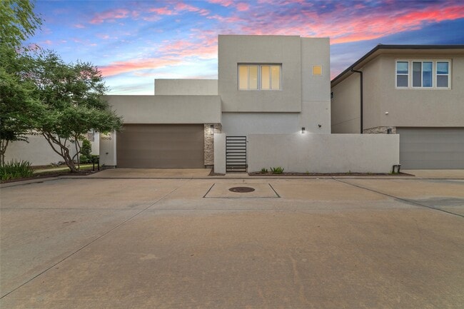 Building Photo - 11506 Royal Tower Pl