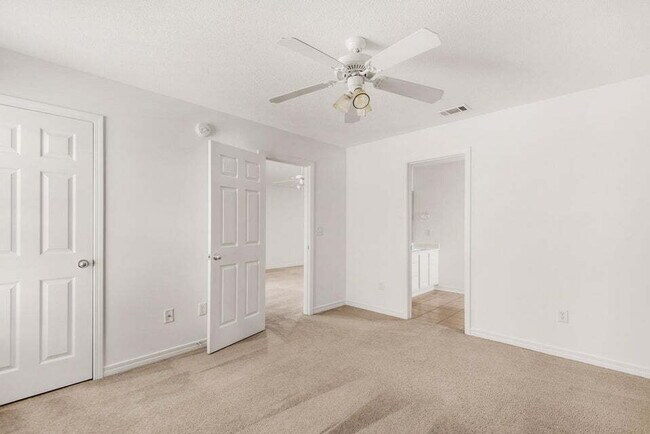 Building Photo - "Charming 3-Bedroom Home in Shalimar!"
