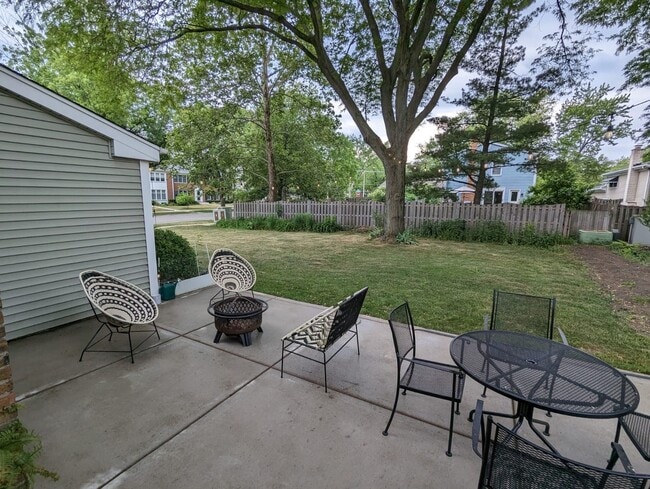 Building Photo - 4162 Longmeadow Rd