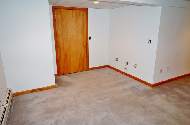 Building Photo - 4 Bonnette Dr