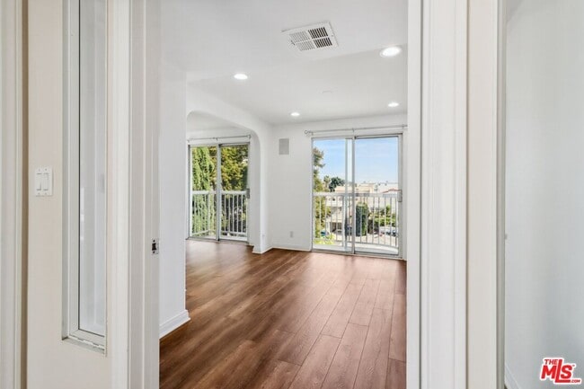 Building Photo - 12010 Texas Ave